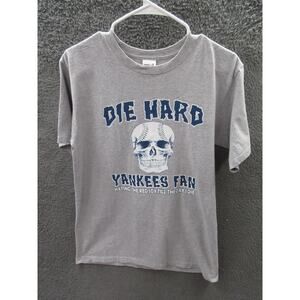 Die Hard Yankees Fan - Hating The Red Sox Till The Day I Die T-Shirt Mens Medium